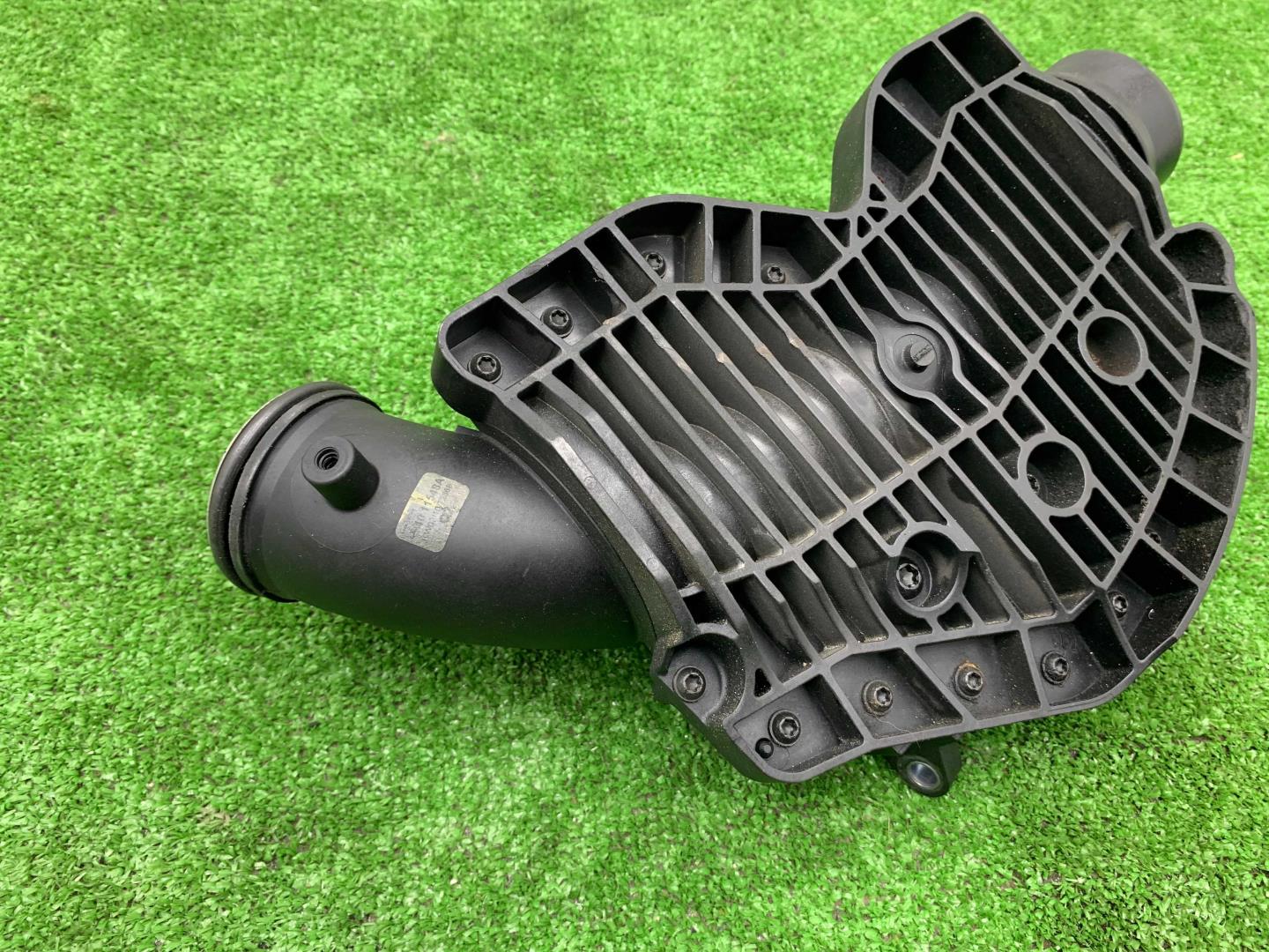 Резонатор воздушного фильтра