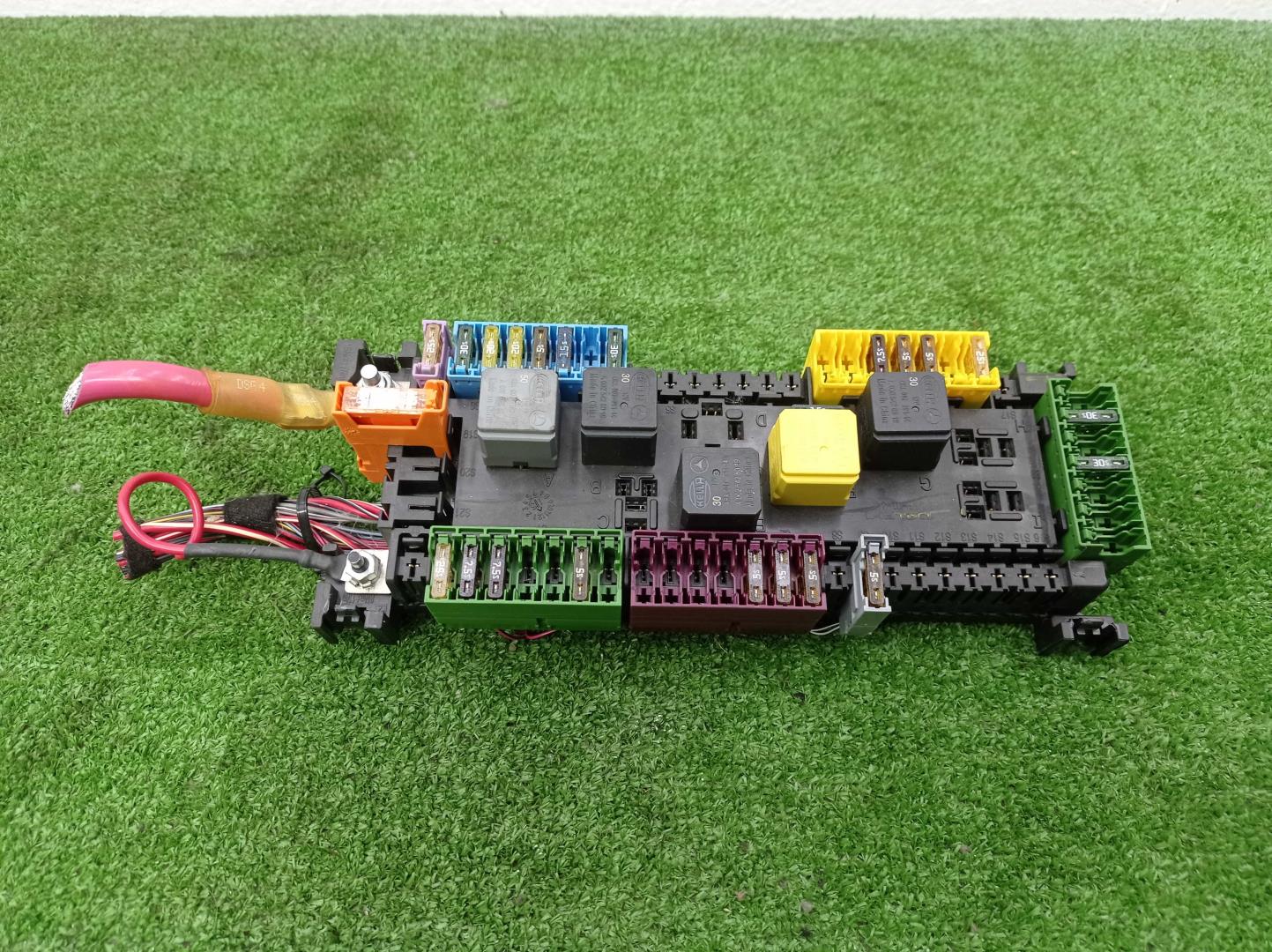 Блок предохранителей