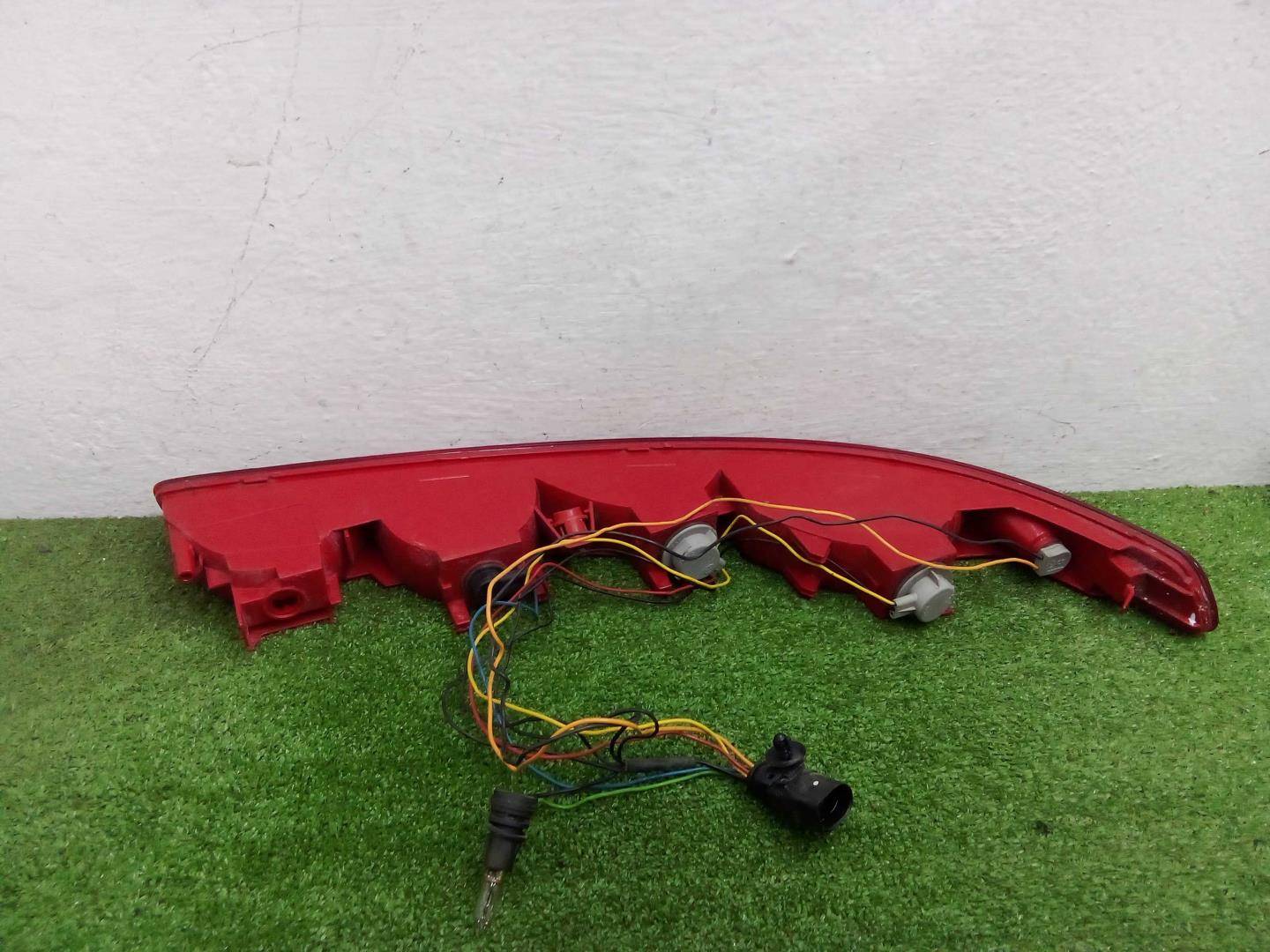 Фонарь задний в бампер правый