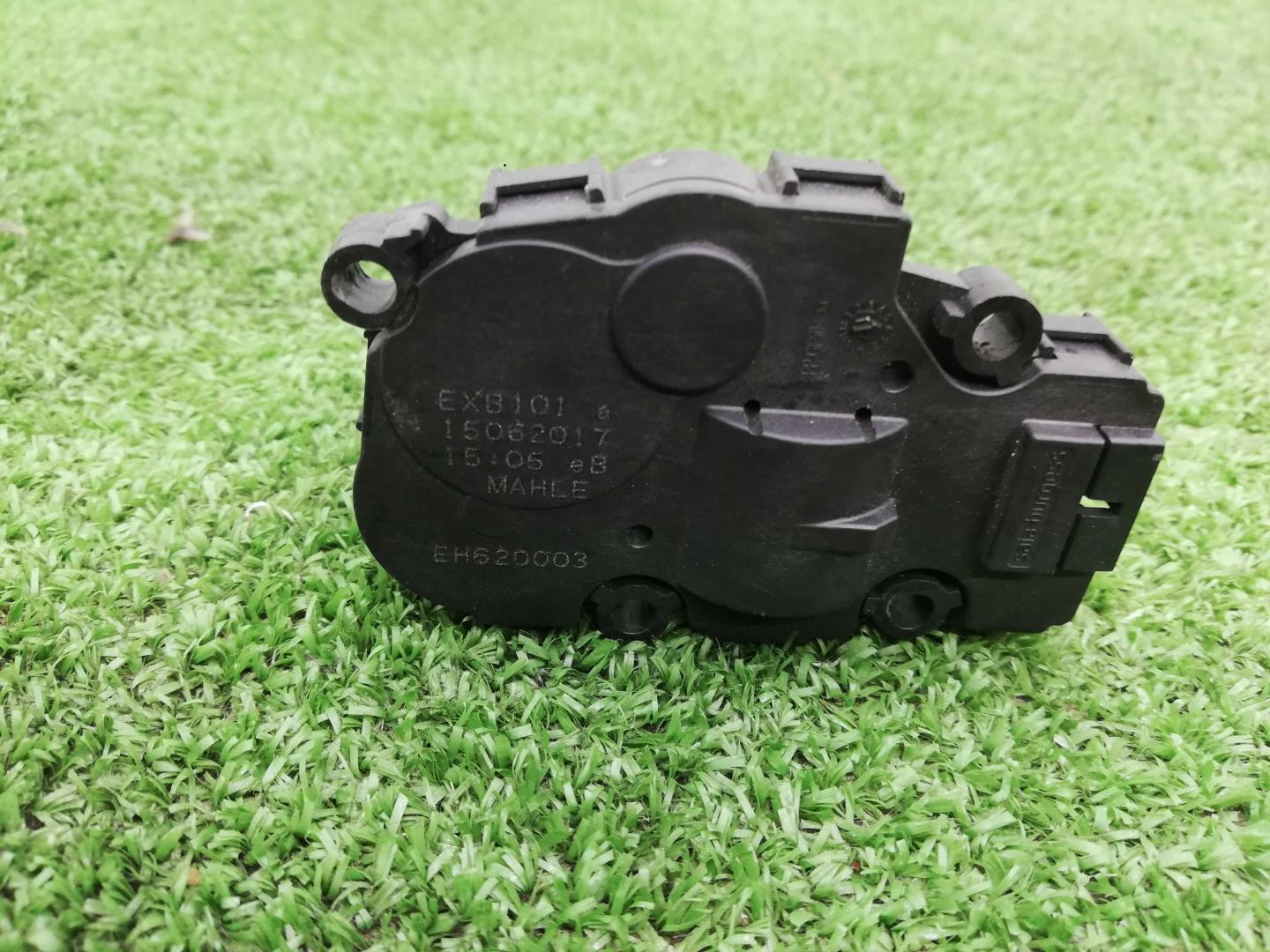 Моторчик заслонки печки