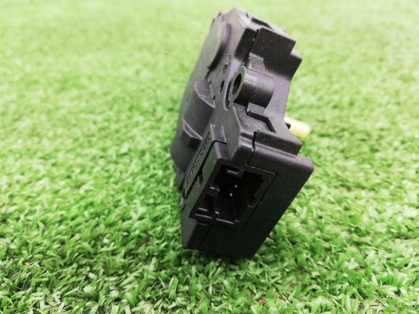 Моторчик заслонки печки