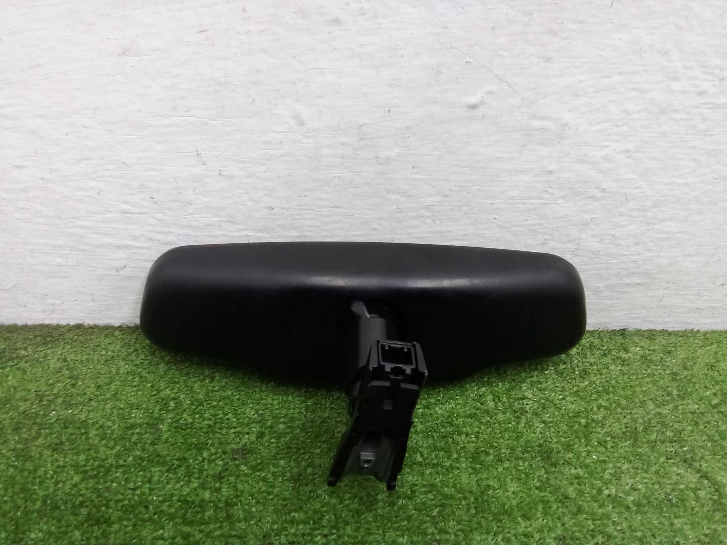 Зеркало заднего вида