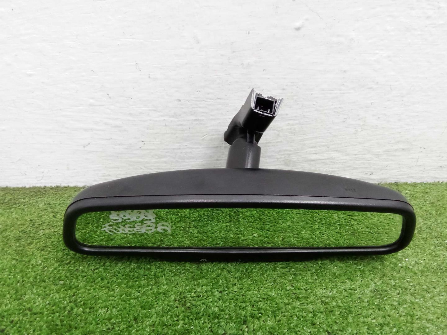 Зеркало заднего вида