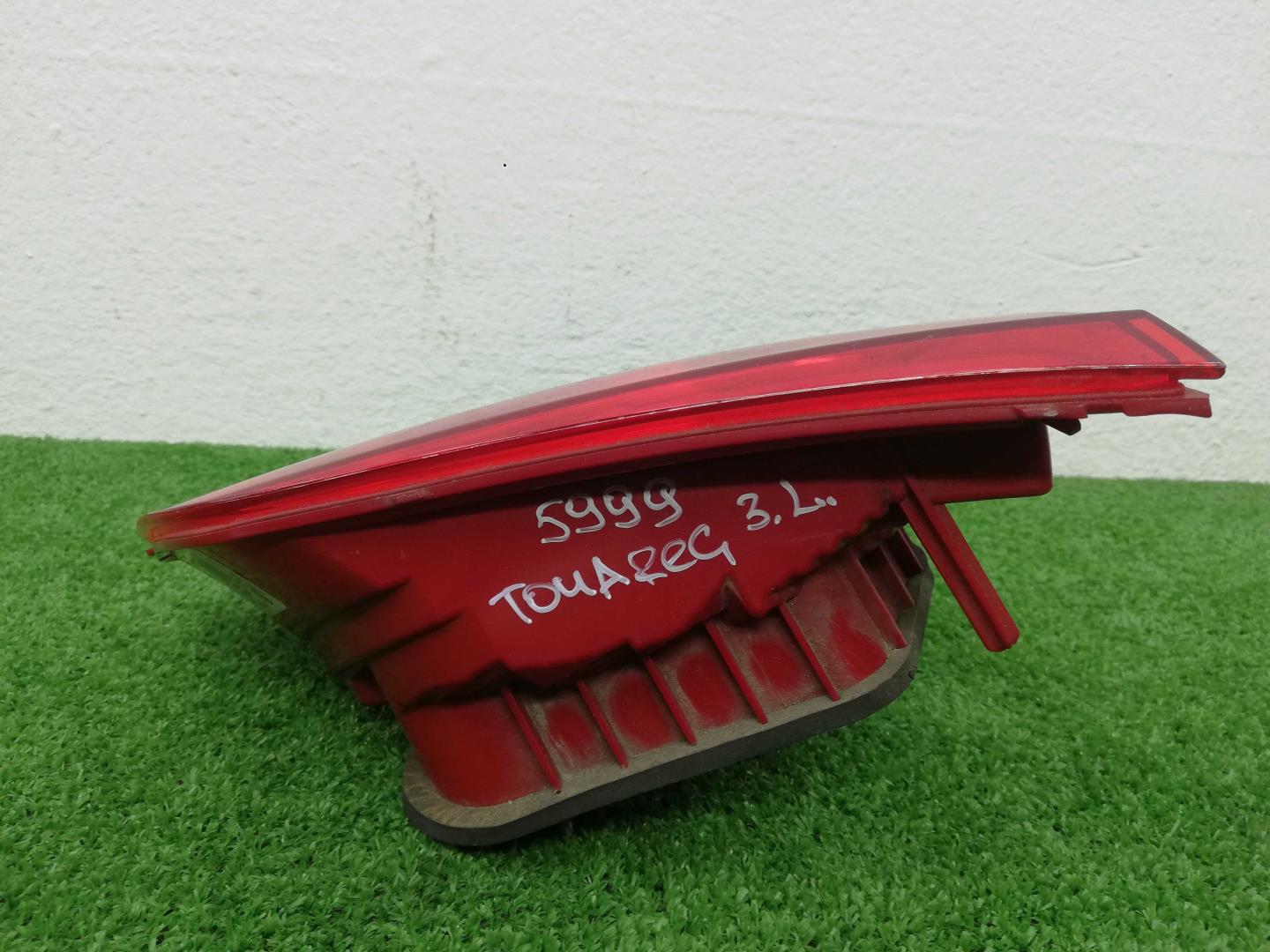 Фонарь задний внутренний левый