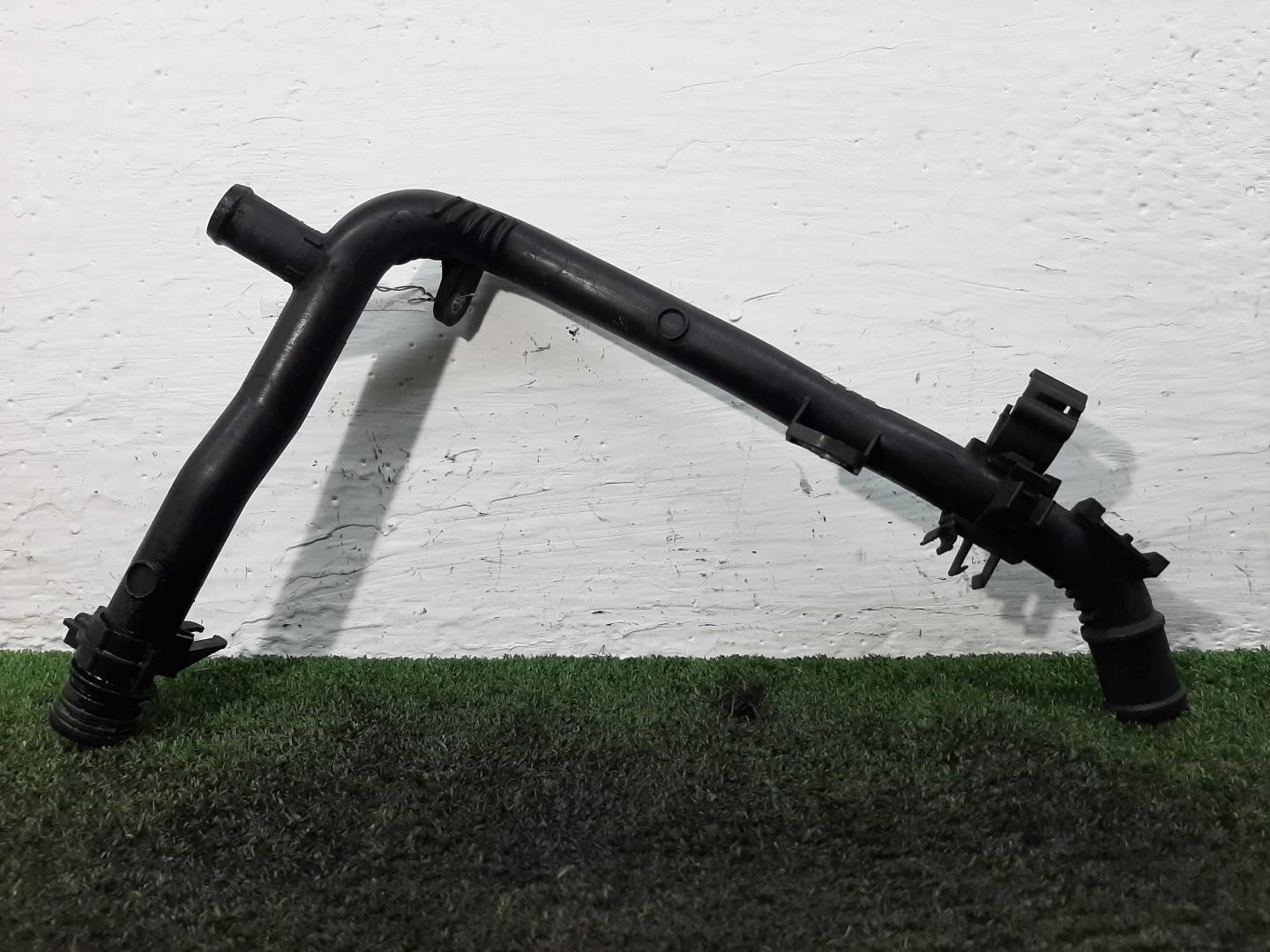 Трубка системы охлаждения