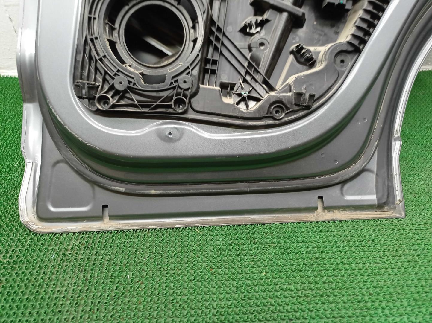 Стеклоподъемник электр. задний правый