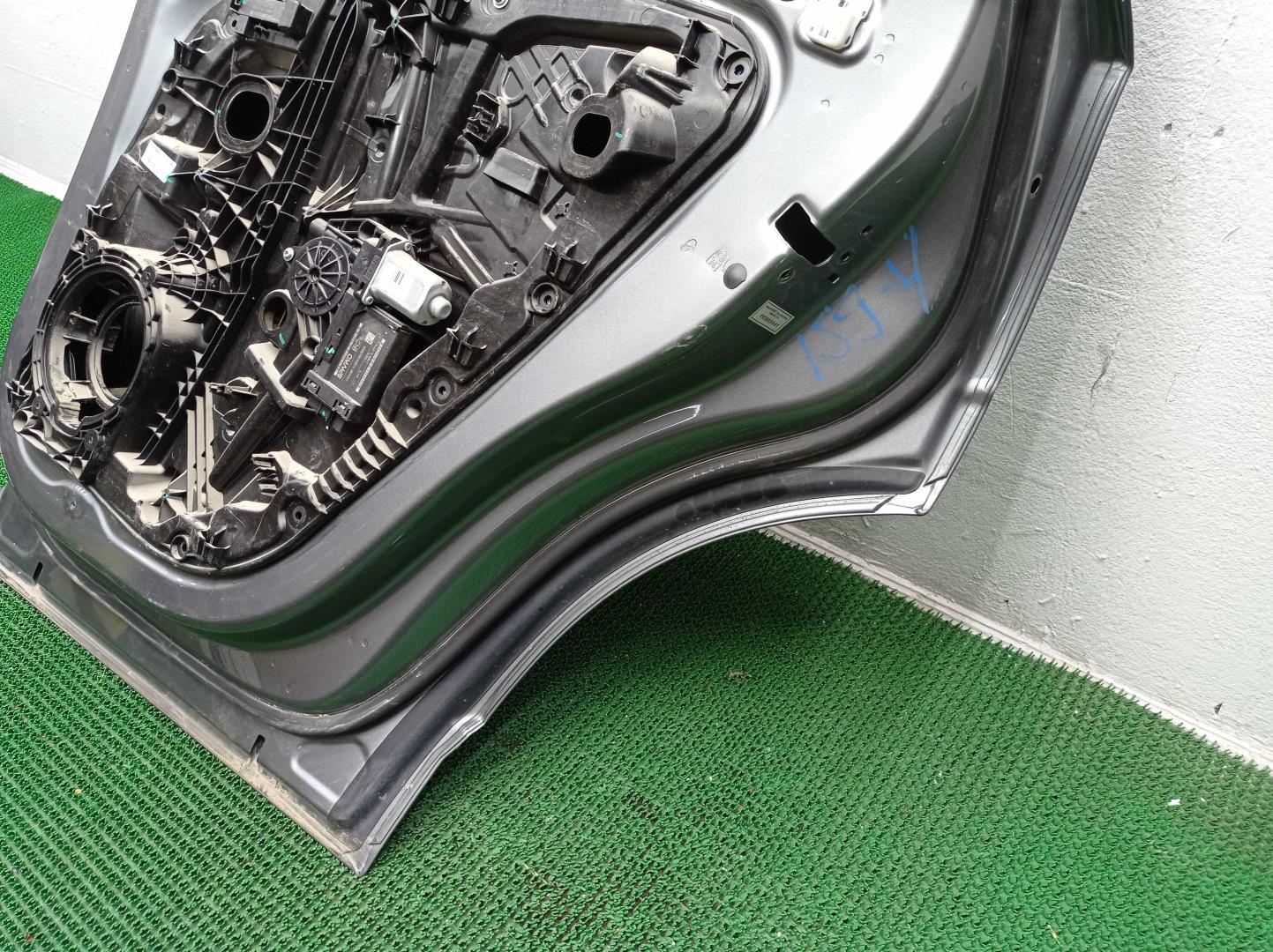 Стеклоподъемник электр. задний правый