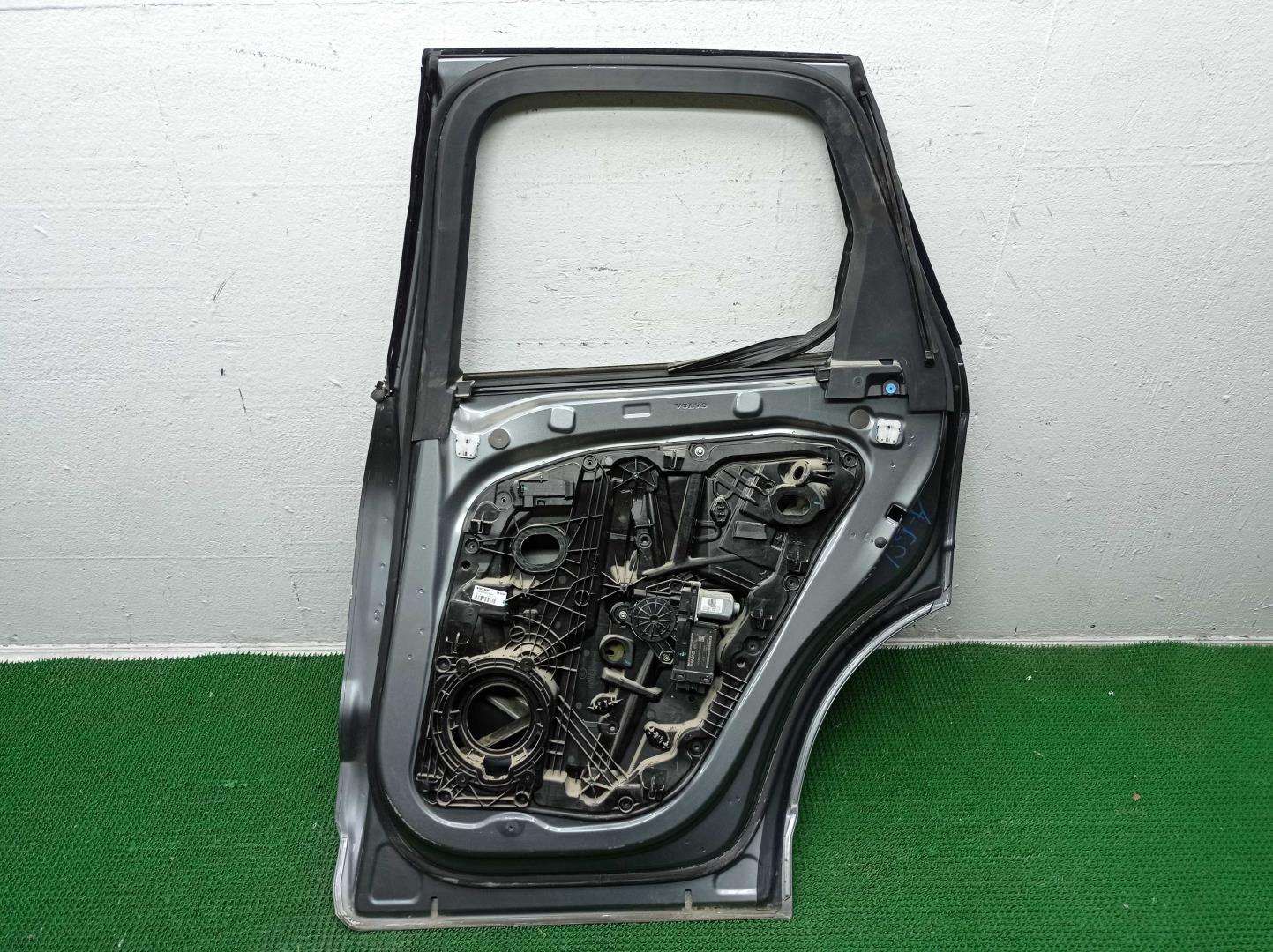 Замок двери задней правой