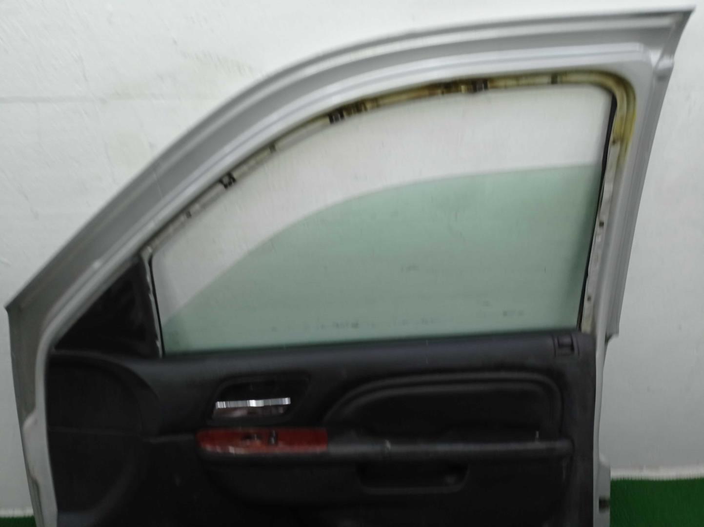 Замок двери передней правой