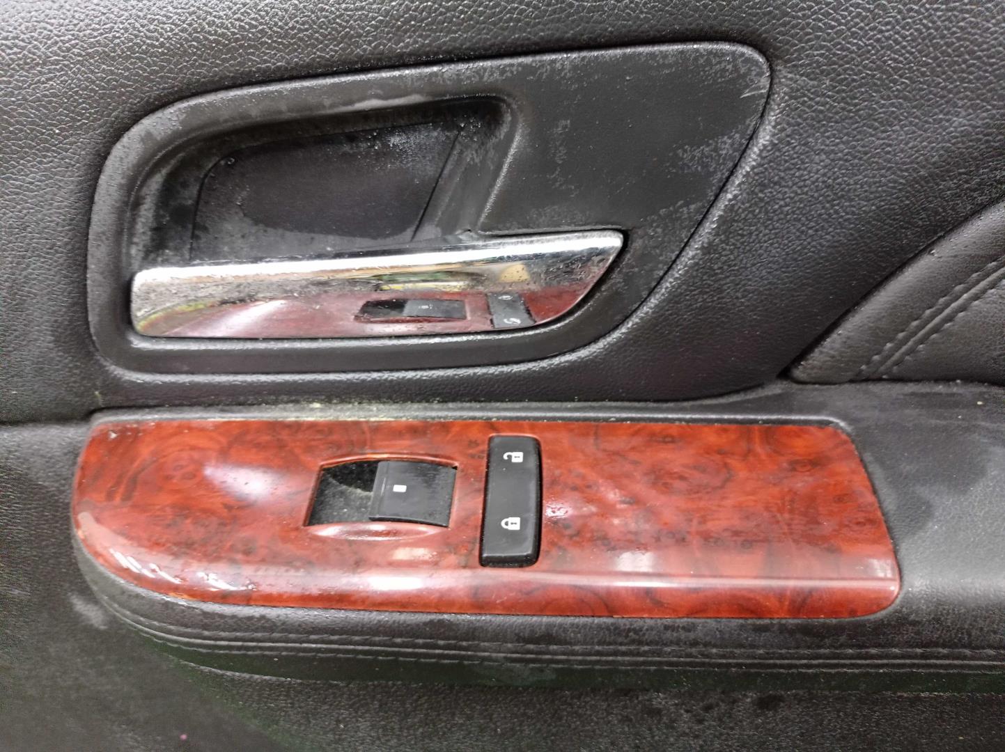 Замок двери передней правой