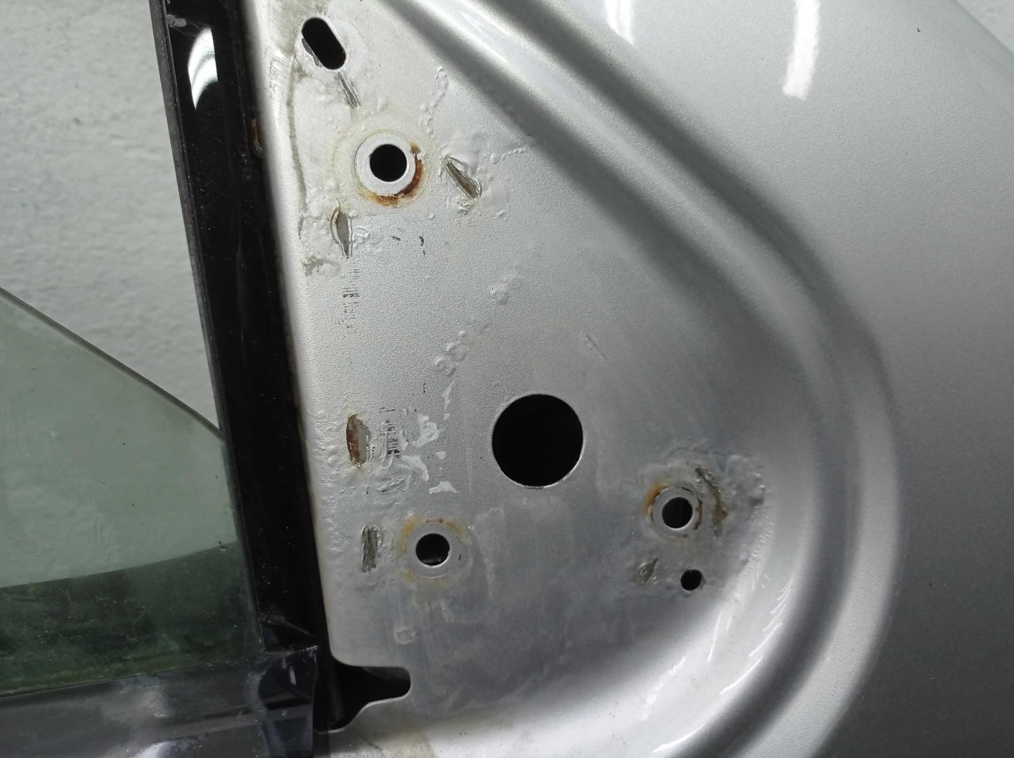 Замок двери передней правой