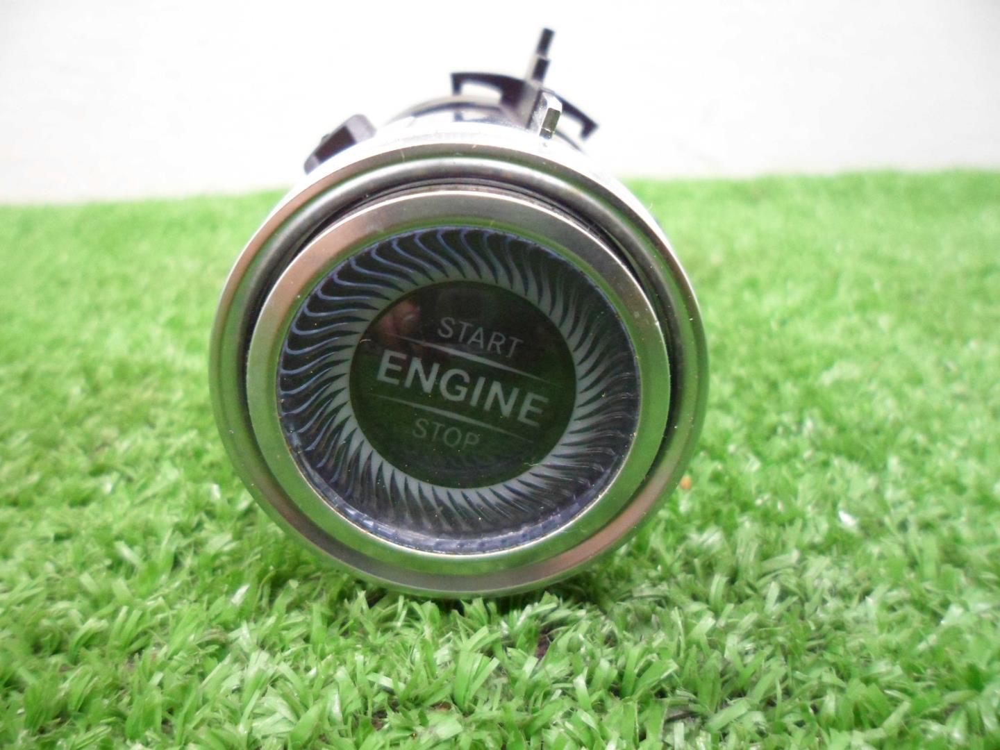 Кнопка запуска двигателя