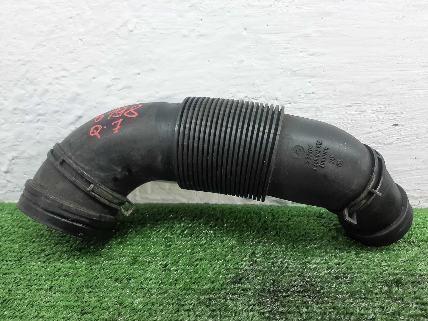 Патрубок воздушного фильтра