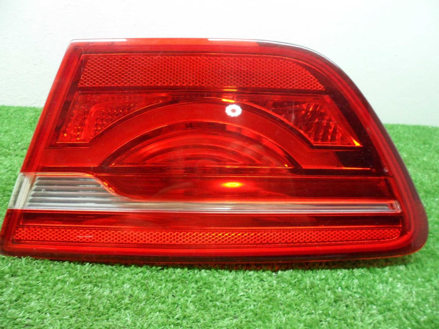 Фонарь задний внутренний правый