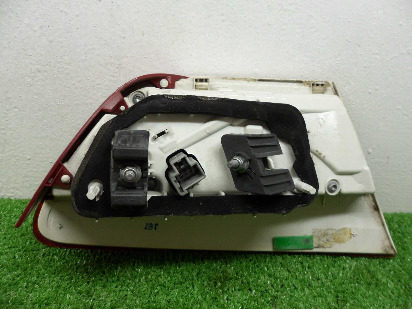 Фонарь задний внутренний правый