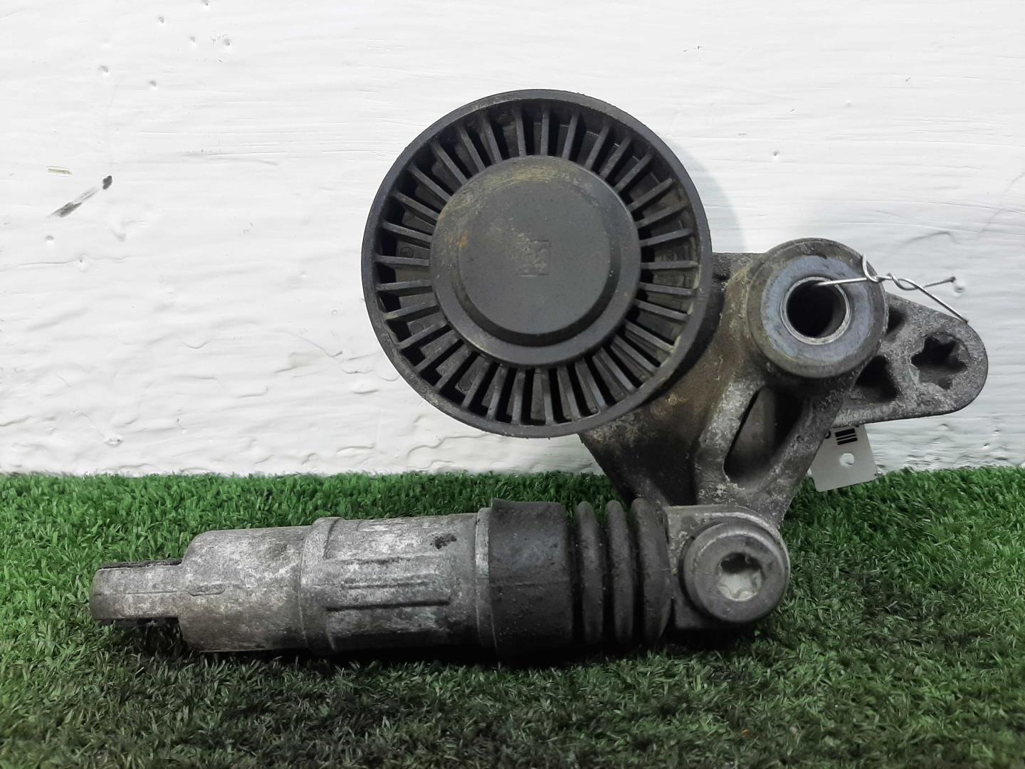 Натяжитель ремня