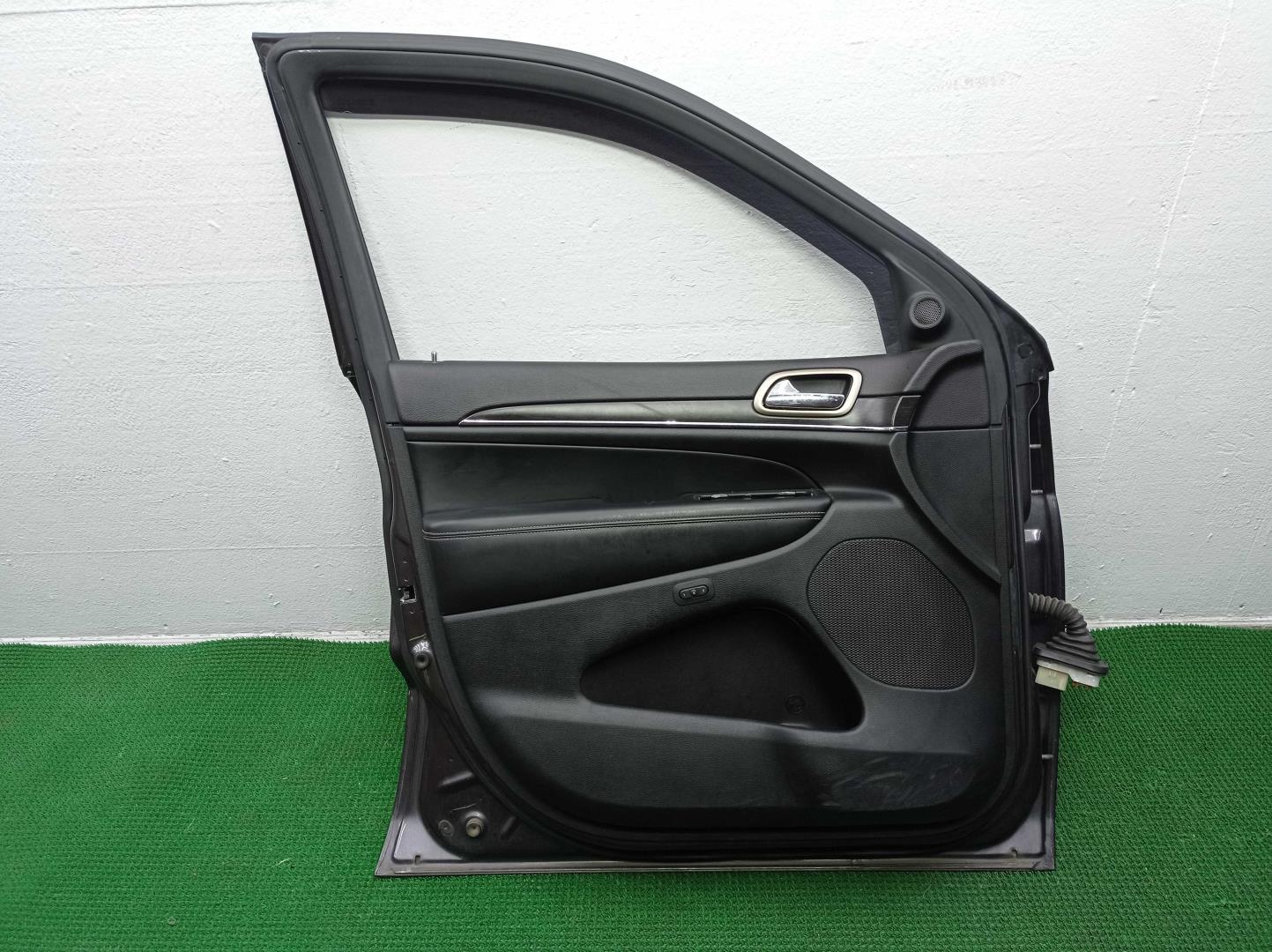 Замок двери передней левой