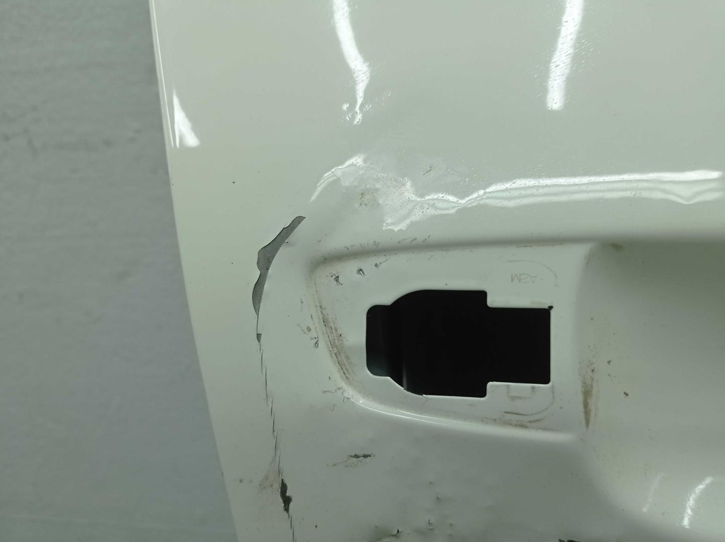 Стекло двери передней правой