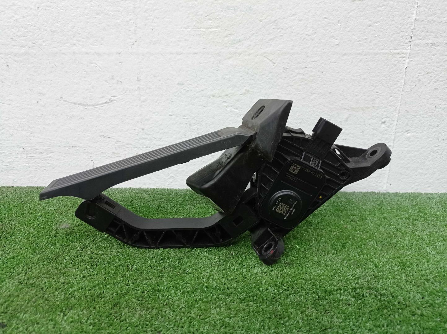 Педаль газа