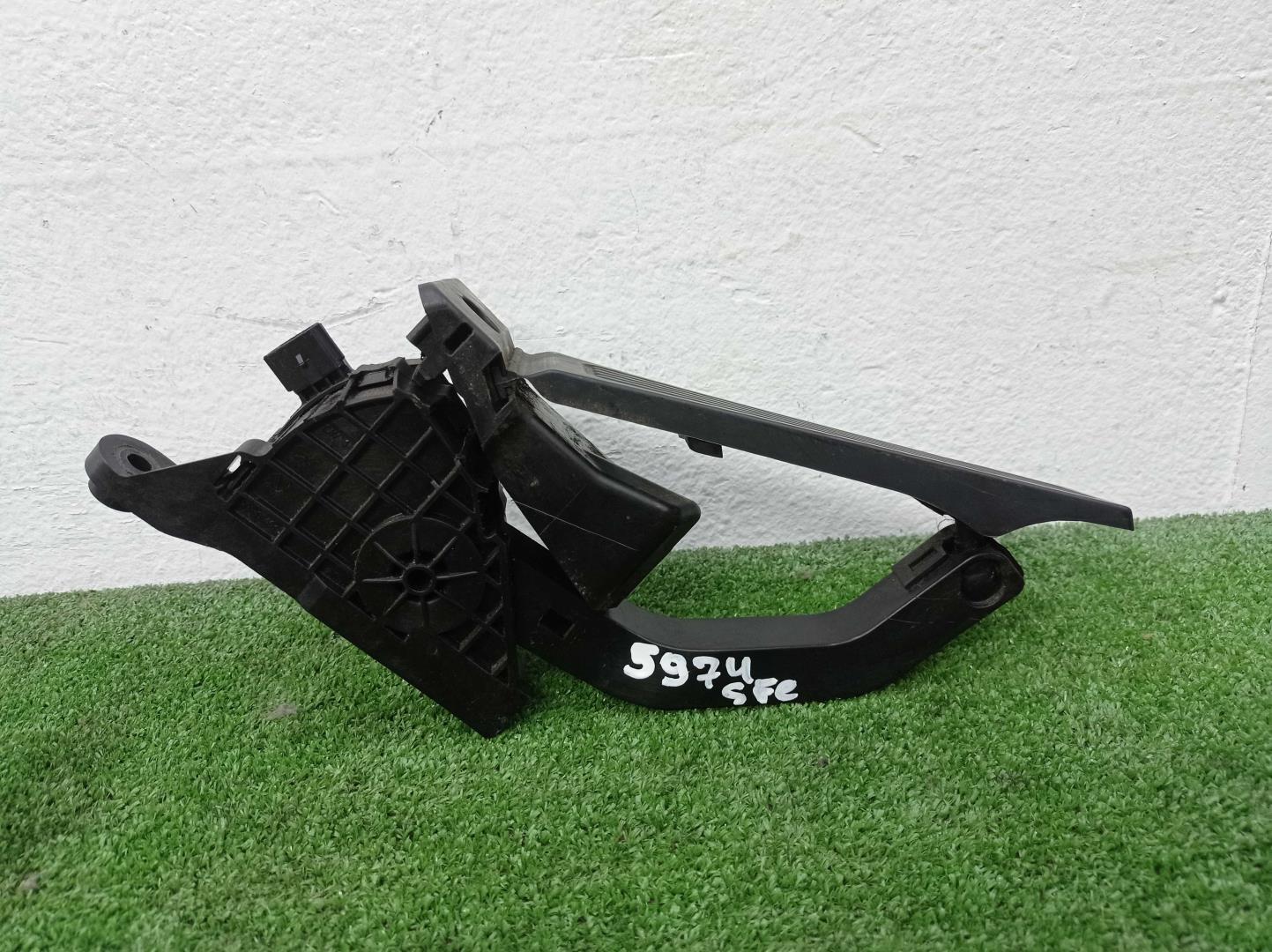 Педаль газа