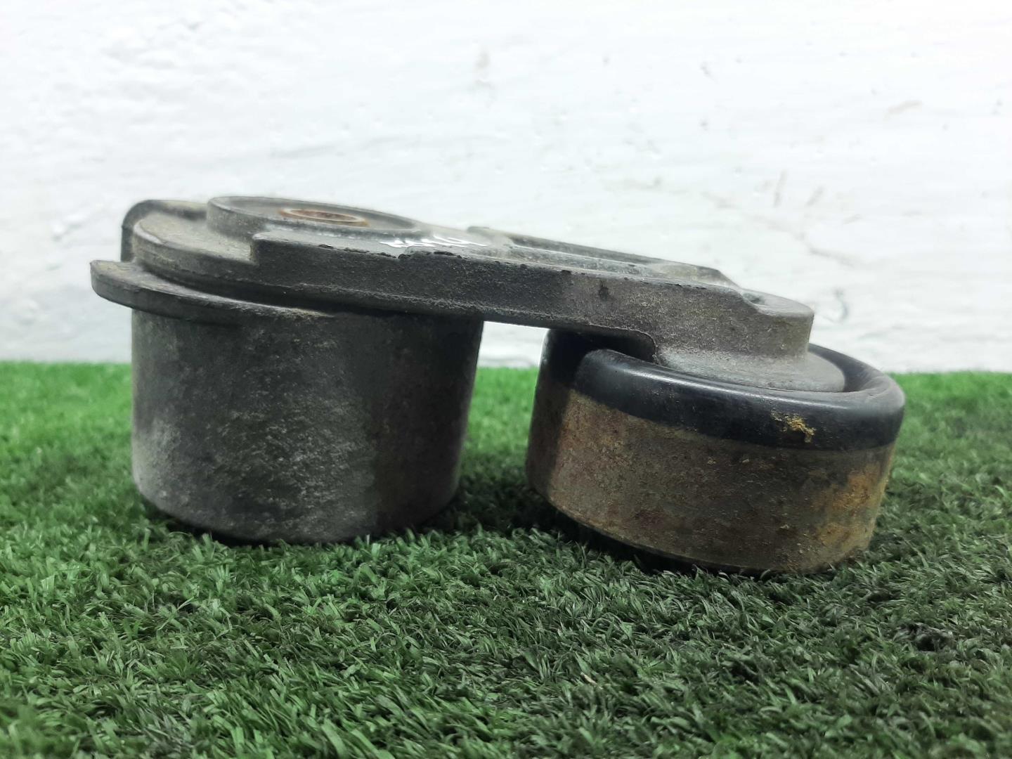 Натяжитель ремня