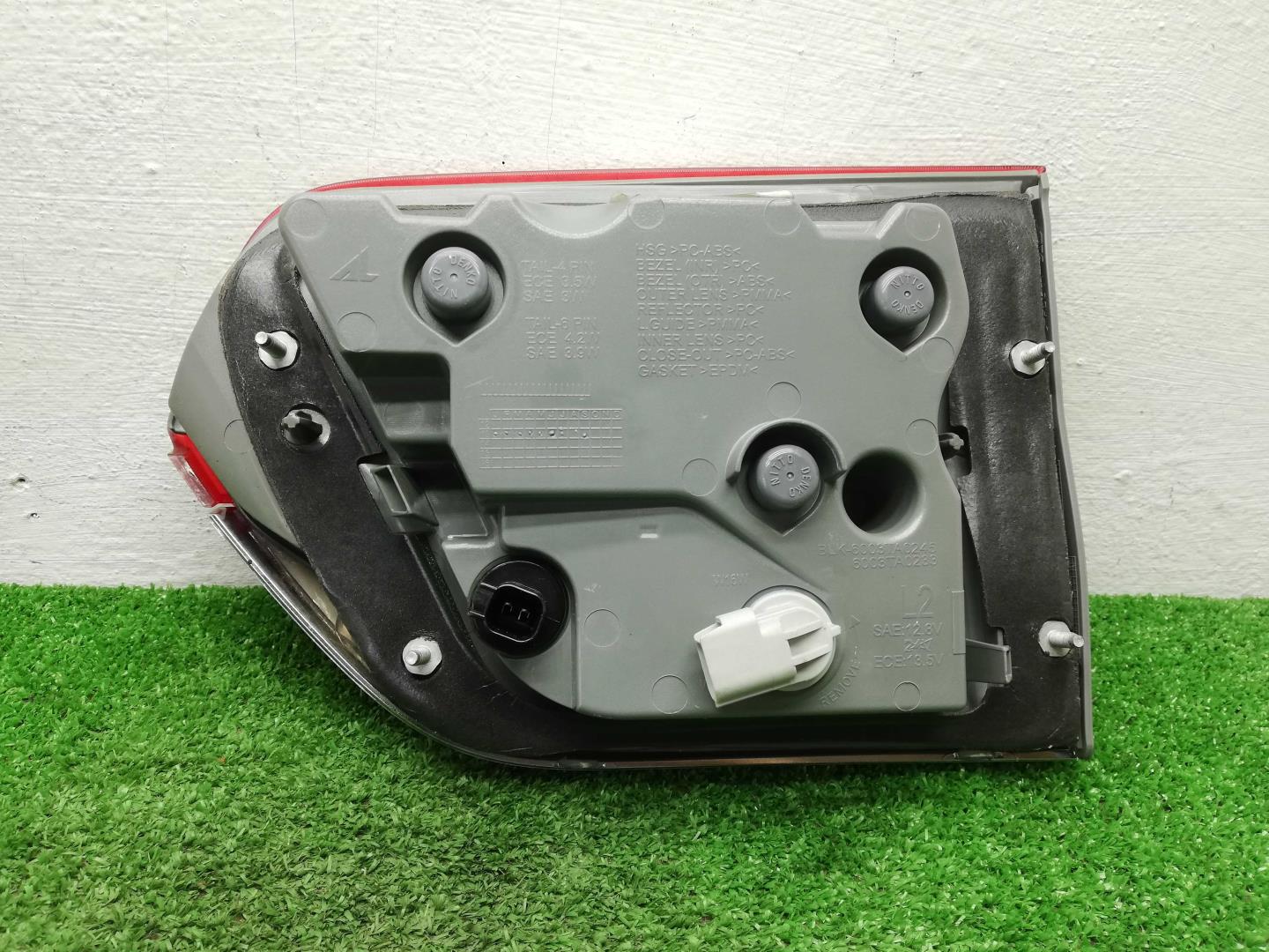 Фонарь задний внутренний левый