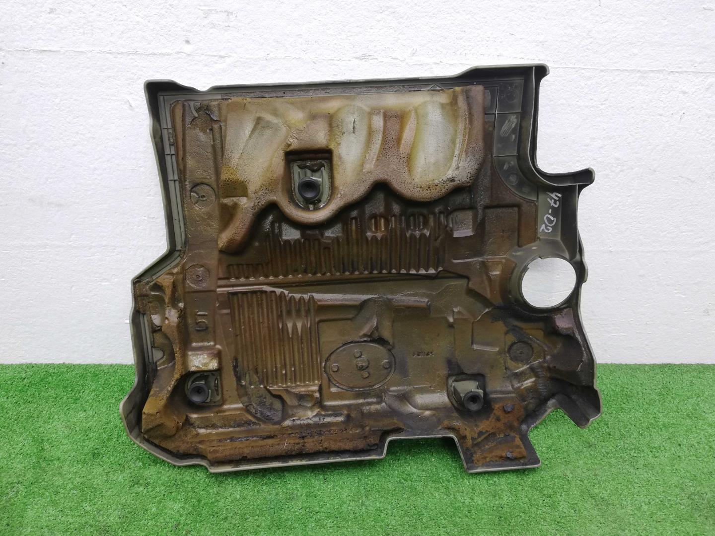 Крышка двигателя