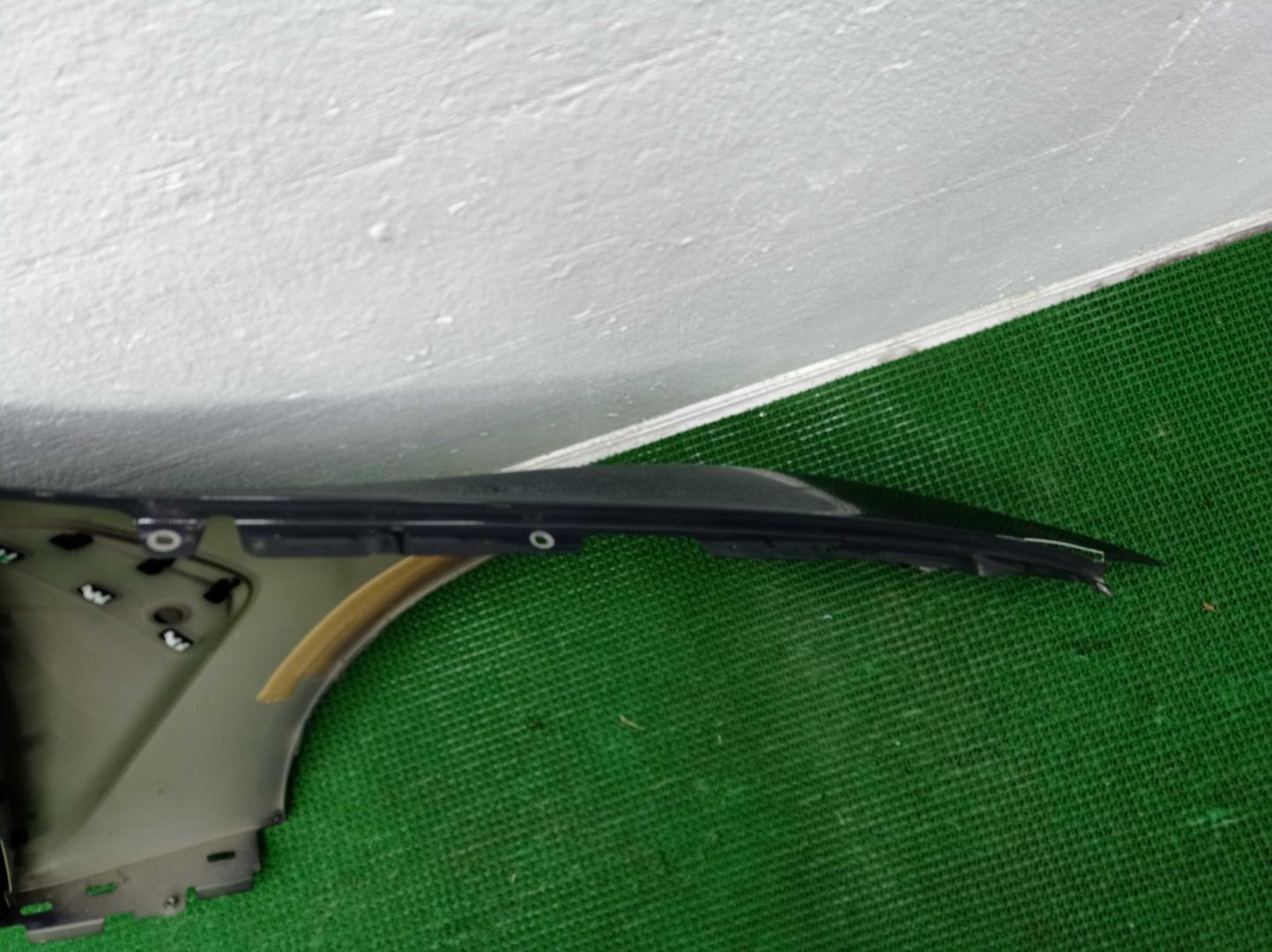 Крыло переднее левое