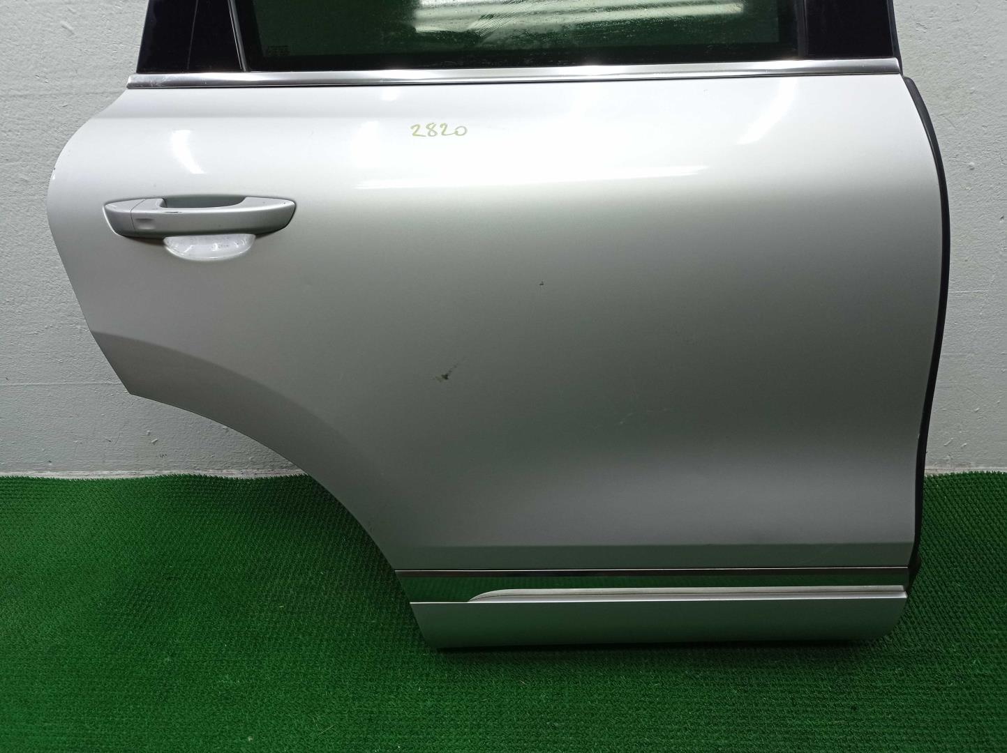 Дверь задняя правая