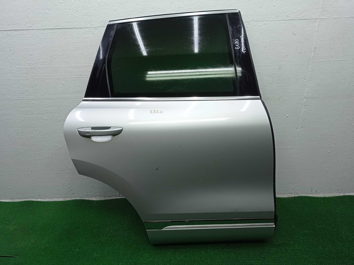 Дверь задняя правая