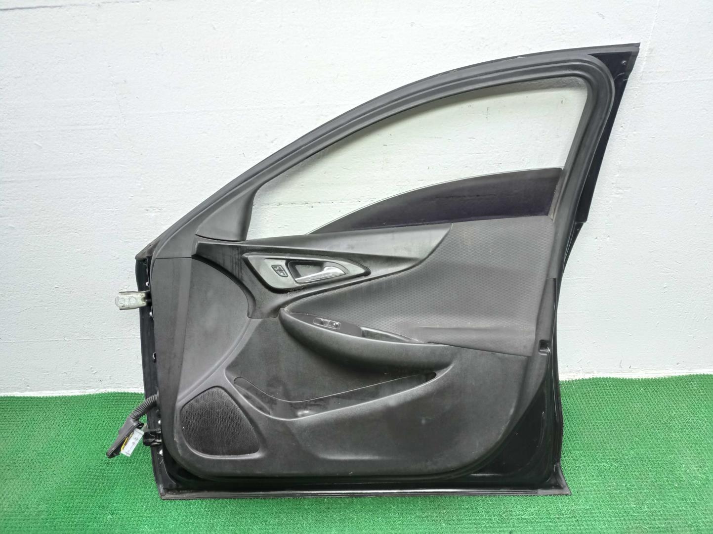 Ручка двери передней наружная правая