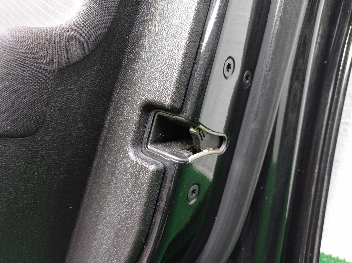 Ручка двери передней наружная правая