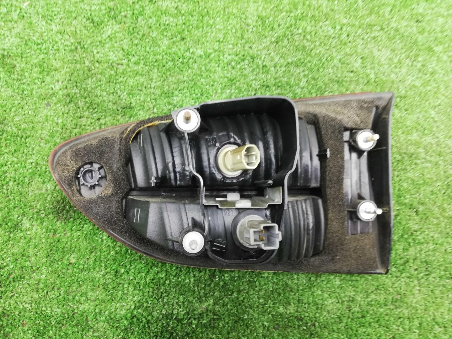 Фонарь задний внутренний левый