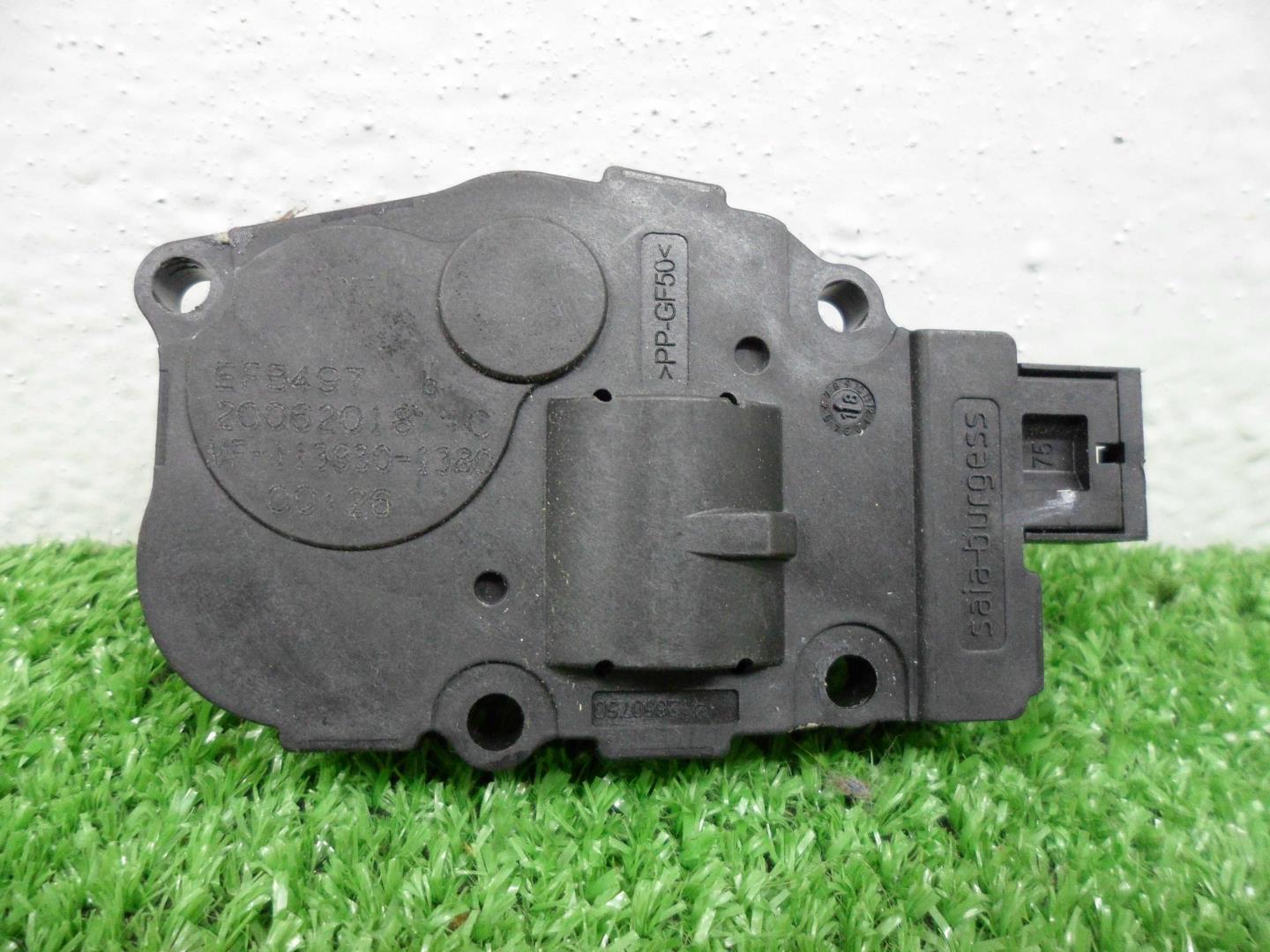 Моторчик заслонки печки