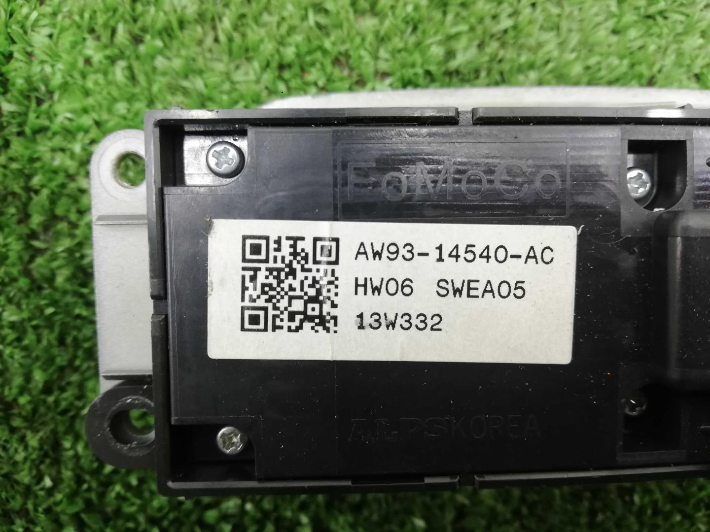 Кнопка стеклоподъемника