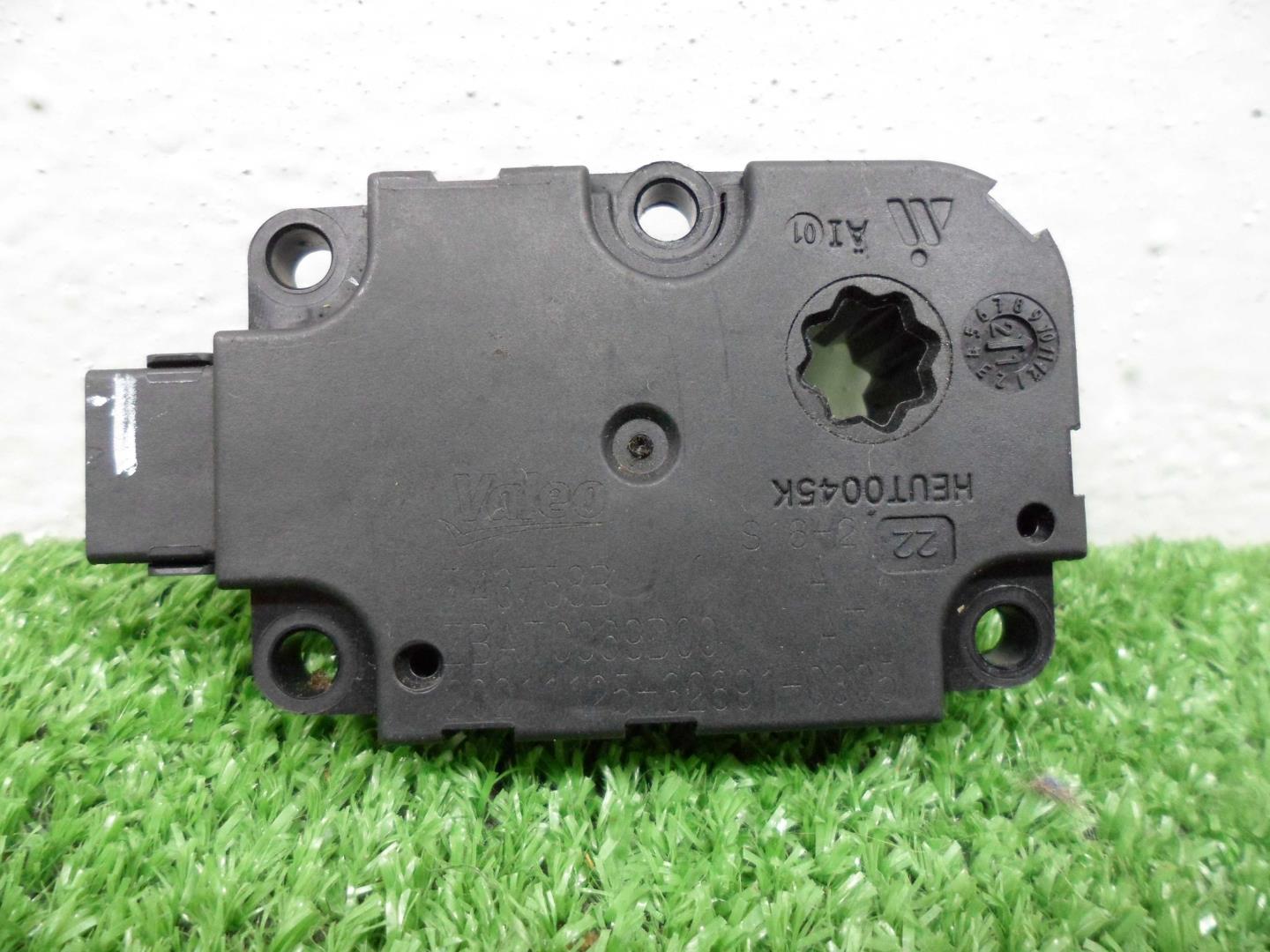 Моторчик заслонки печки