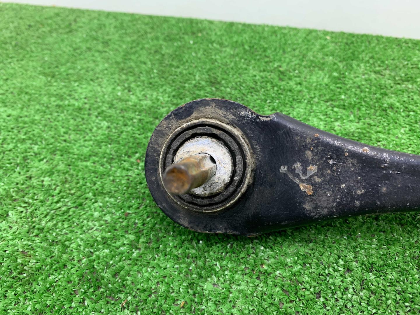 Рычаг задний левый