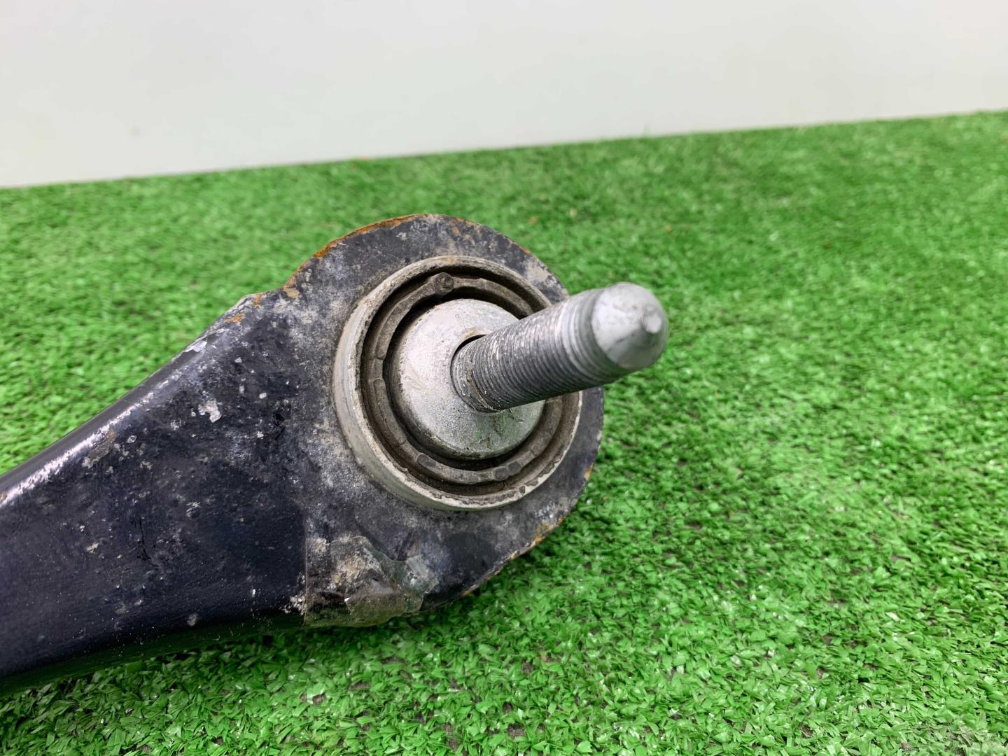 Рычаг задний левый