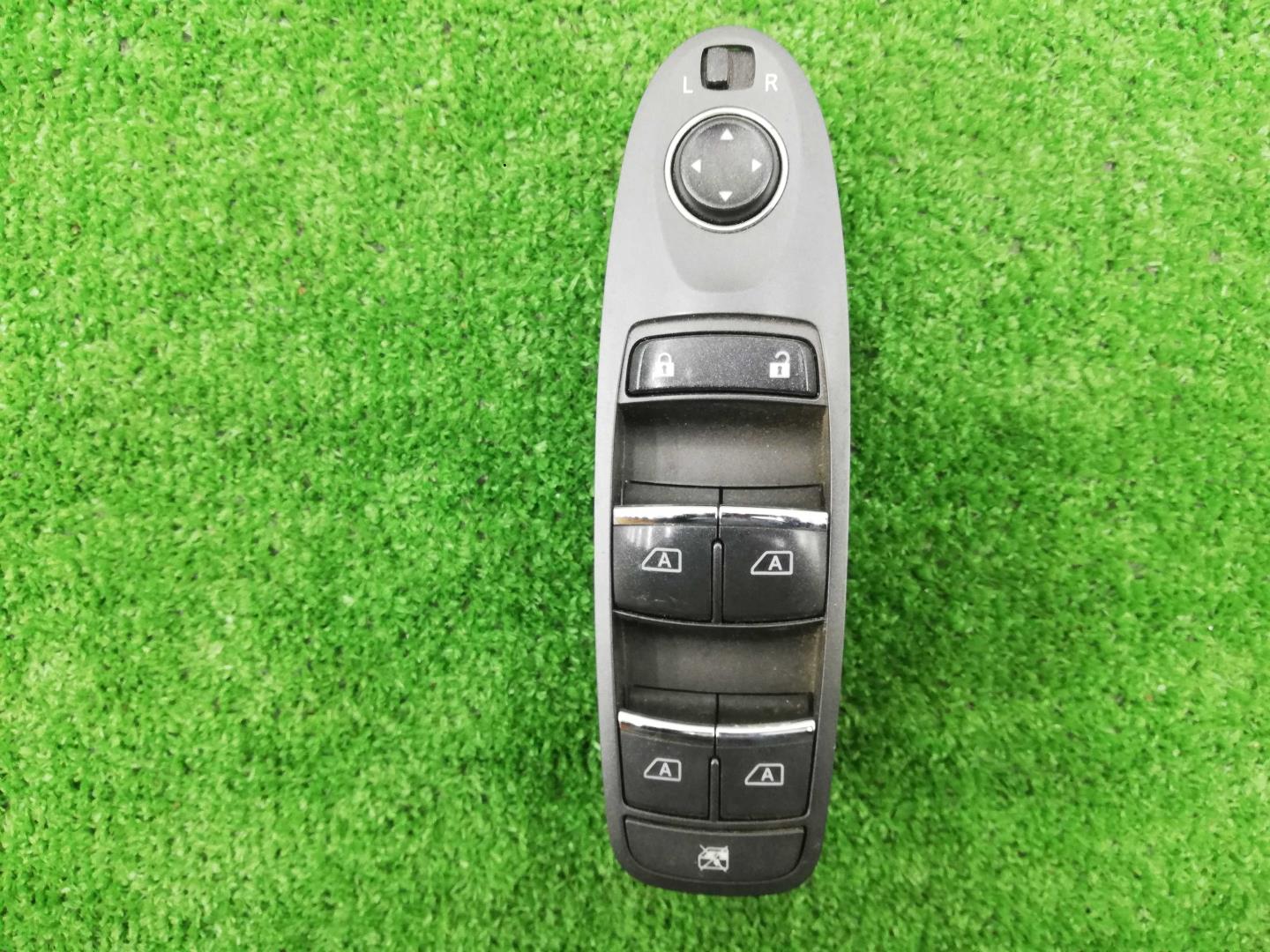 Блок управления стеклоподъемниками