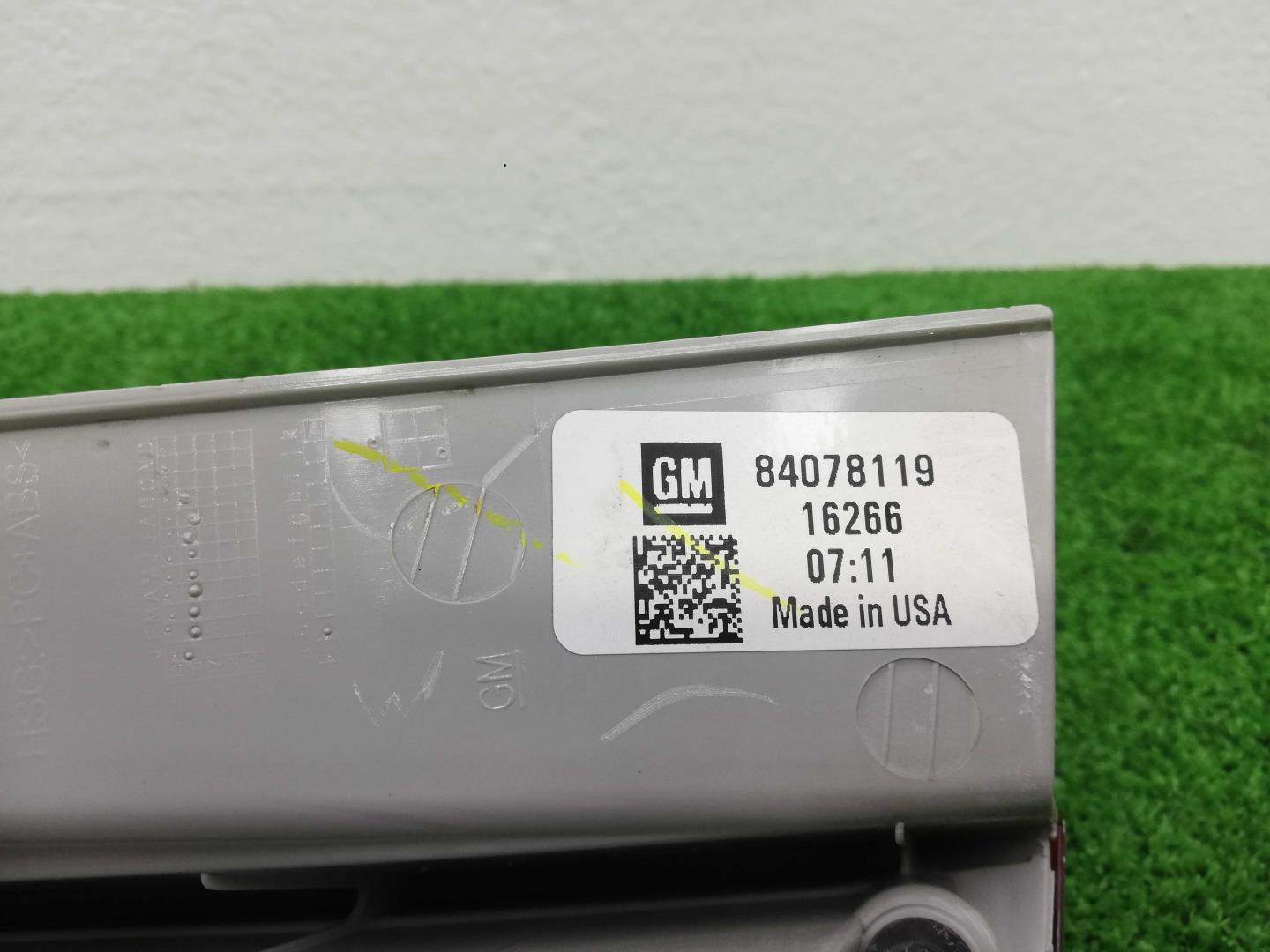 Фонарь задний наружный правый