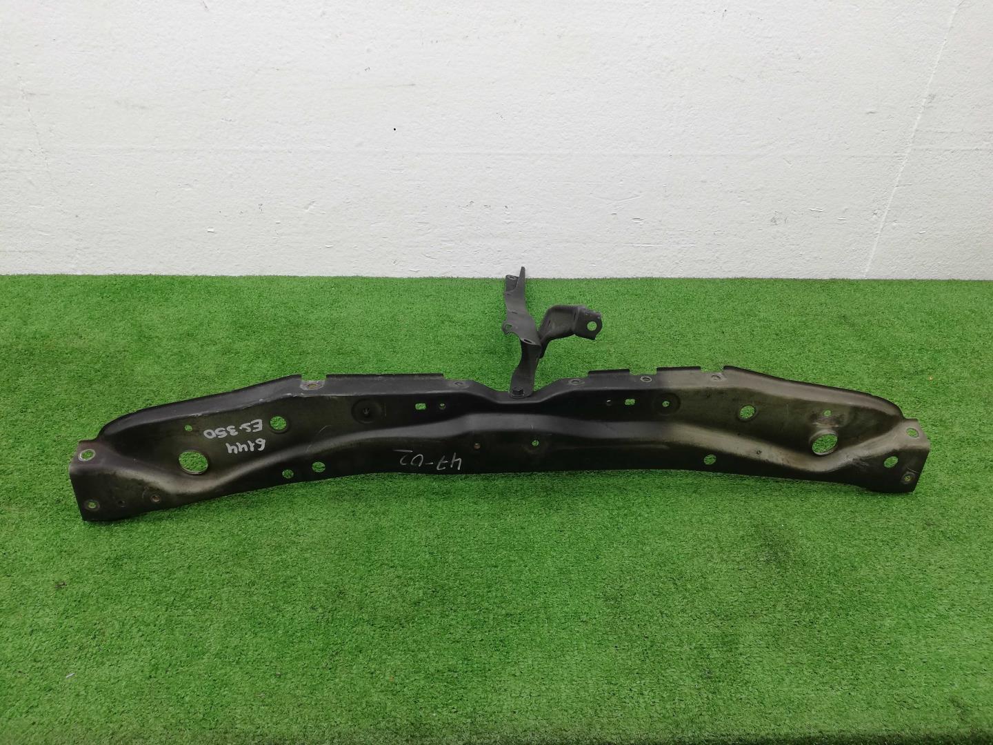 Кожух замка капота