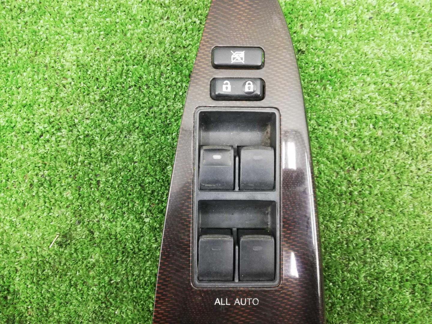 Кнопка стеклоподъемника