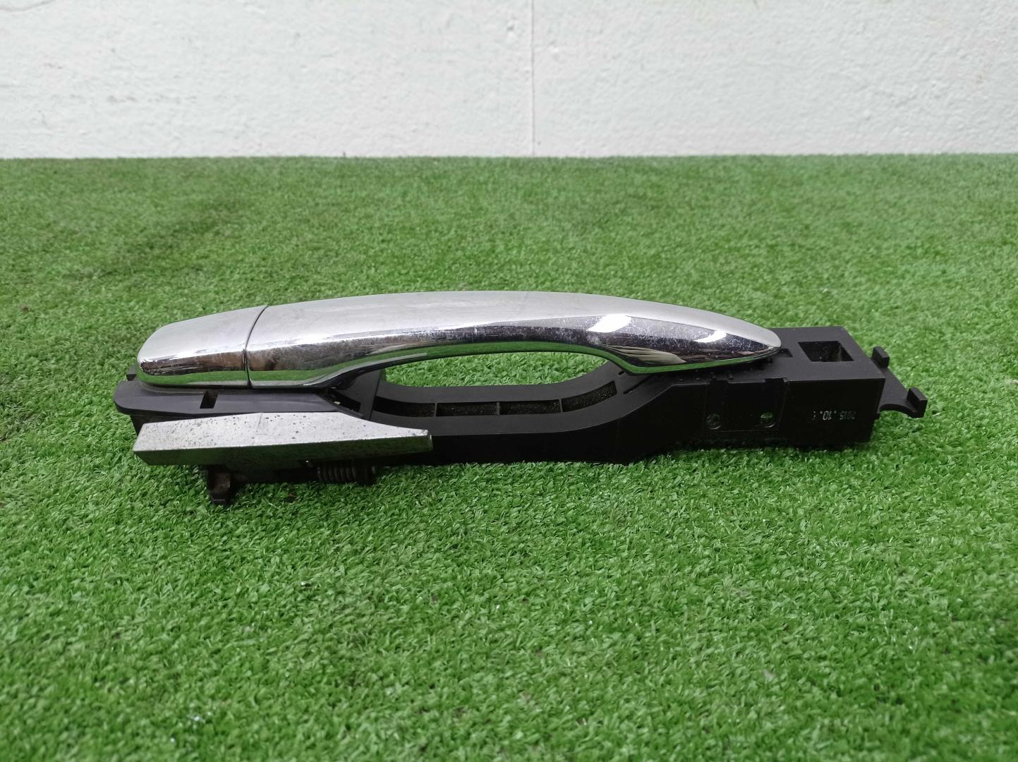 Ручка двери задней наружная левая