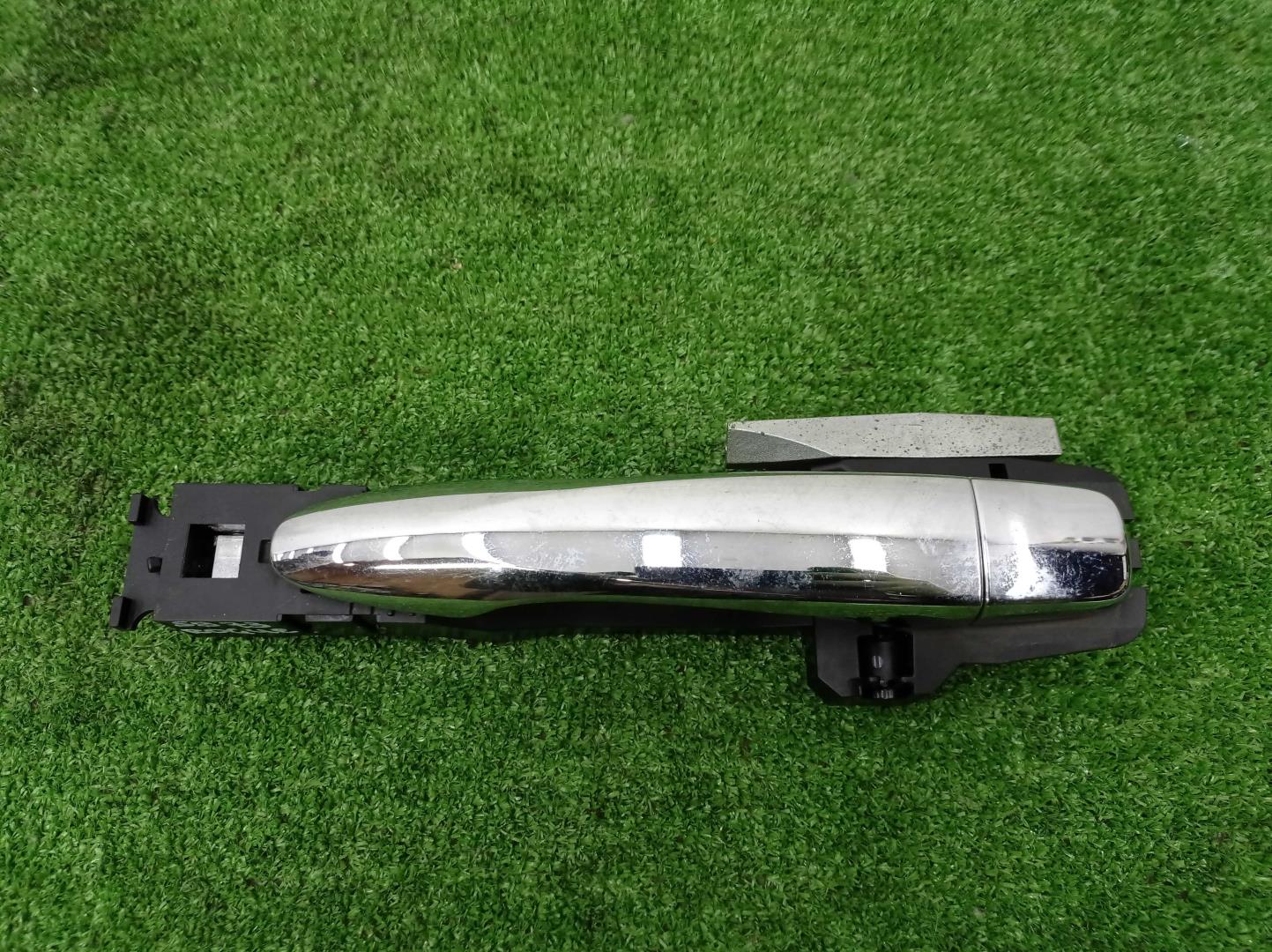 Ручка двери задней наружная левая