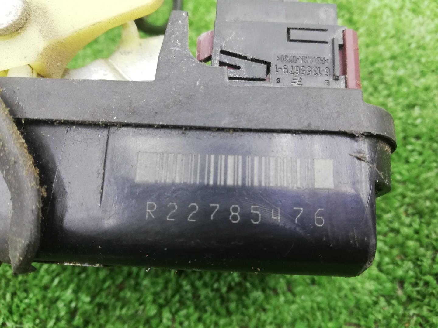 Замок двери задней правой