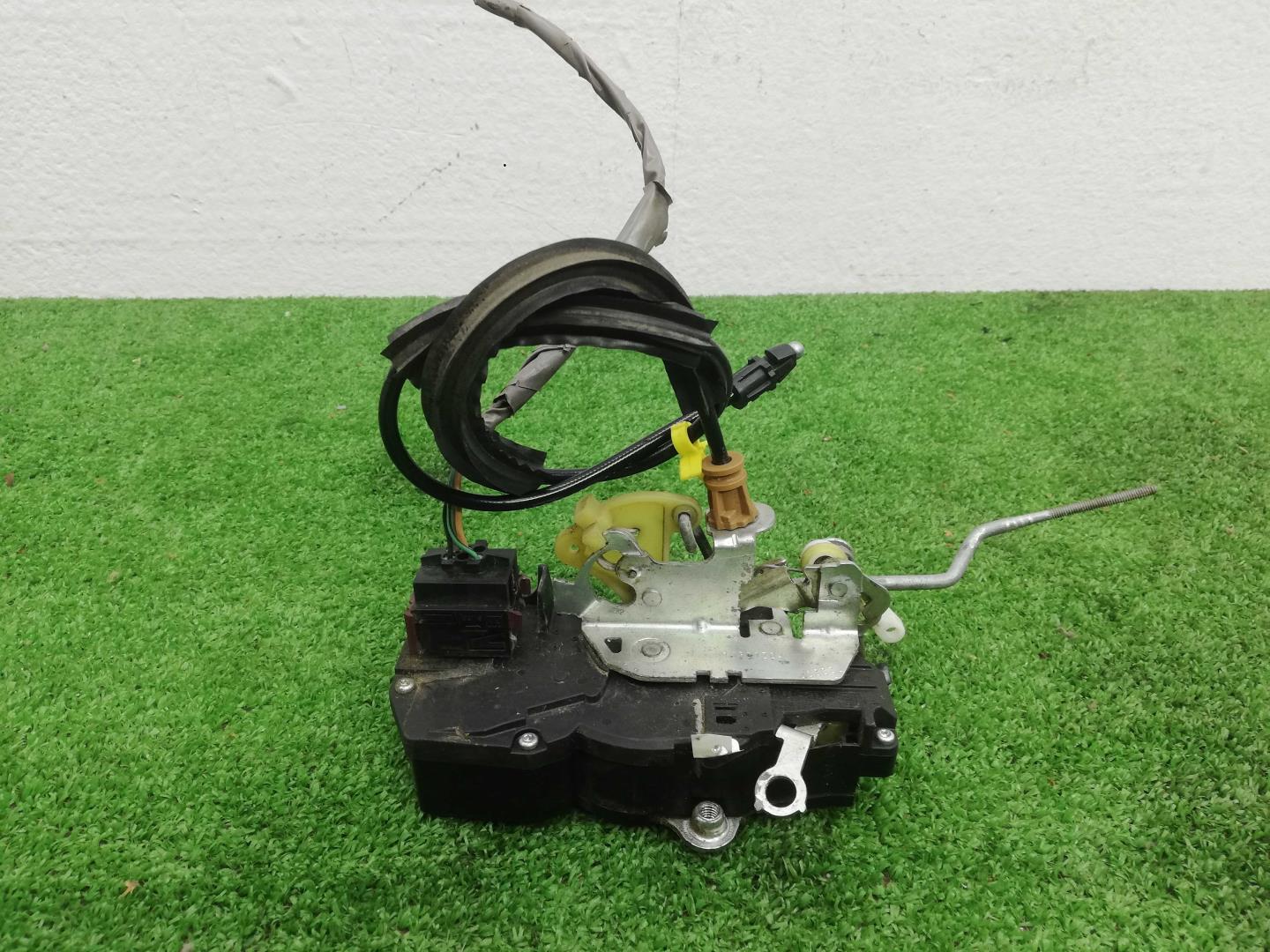 Замок двери задней правой