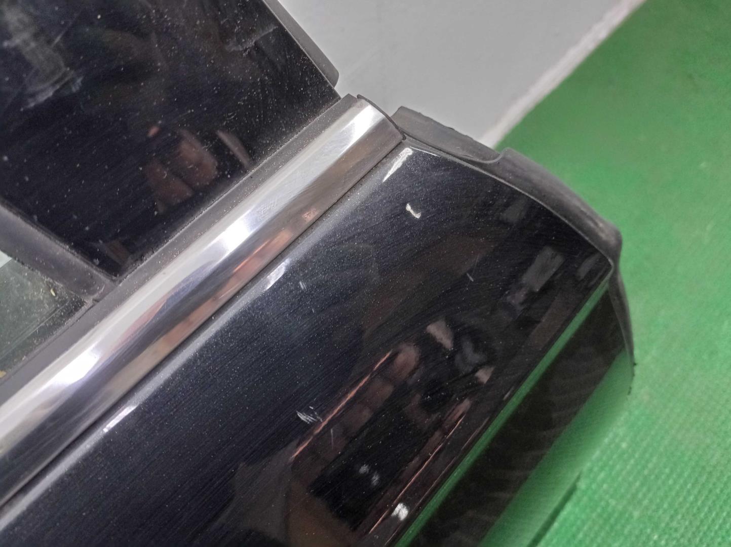 Стекло двери задней правой