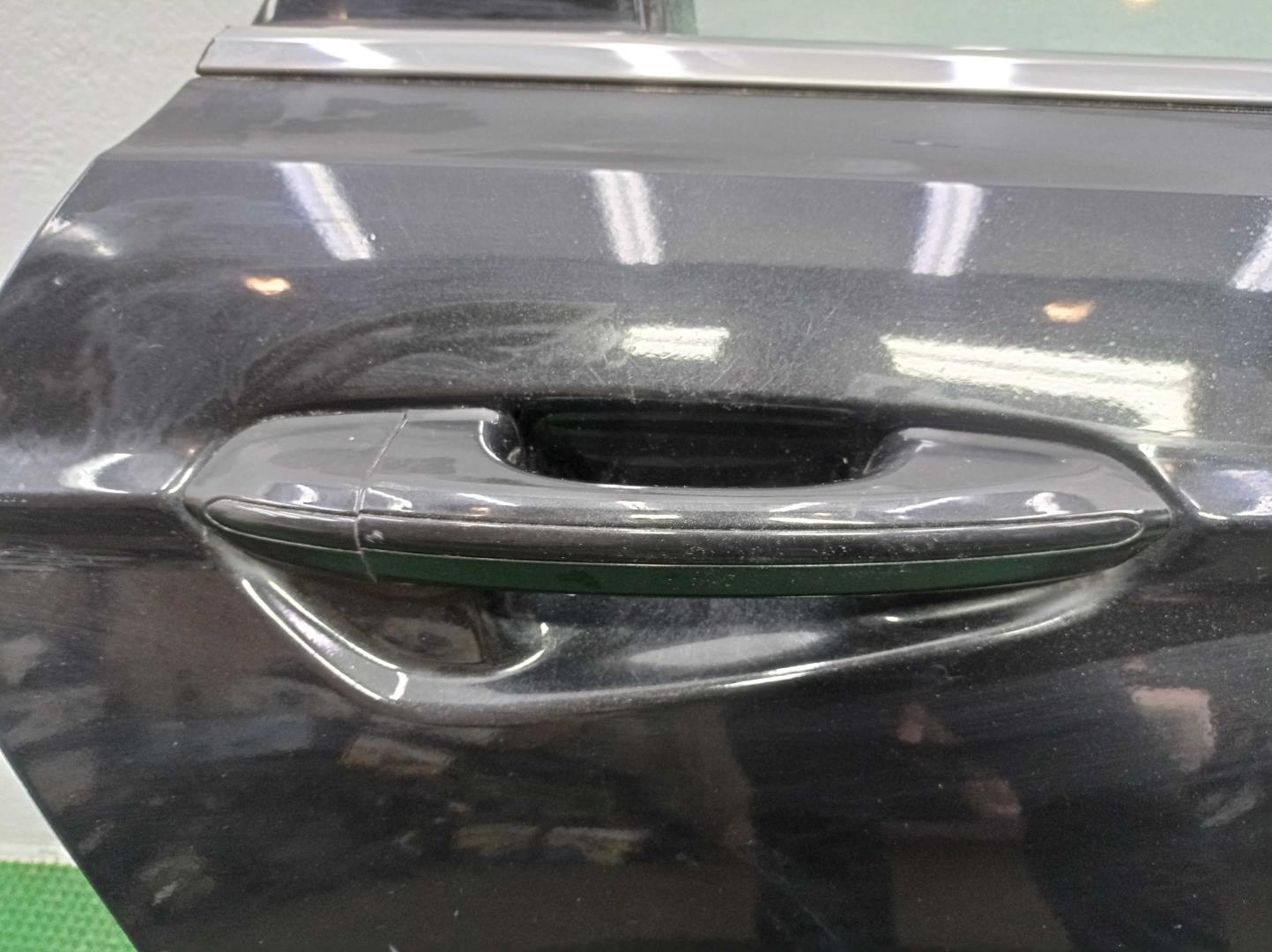 Замок двери задней правой