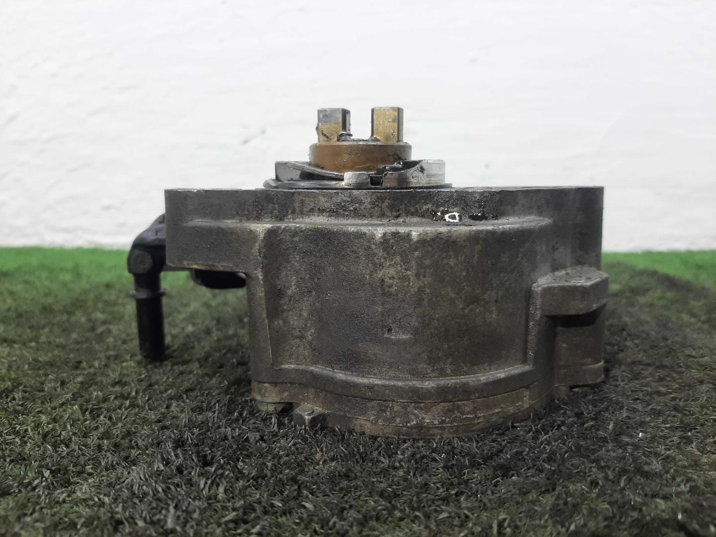 Насос вакуумный