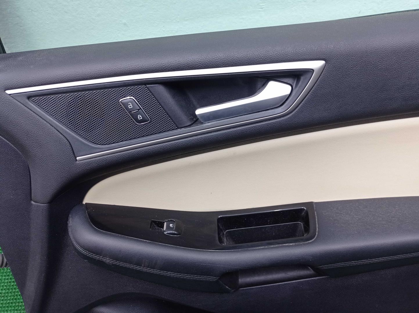 Дверь передняя правая